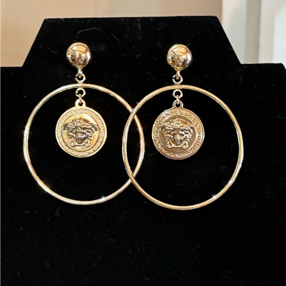 Versace authentic gold tone, Medusa hoop pierced earrings - Picture 7 of 8